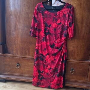 Connected Apparel floral print sheath dress with ruched waist & short sleeves.